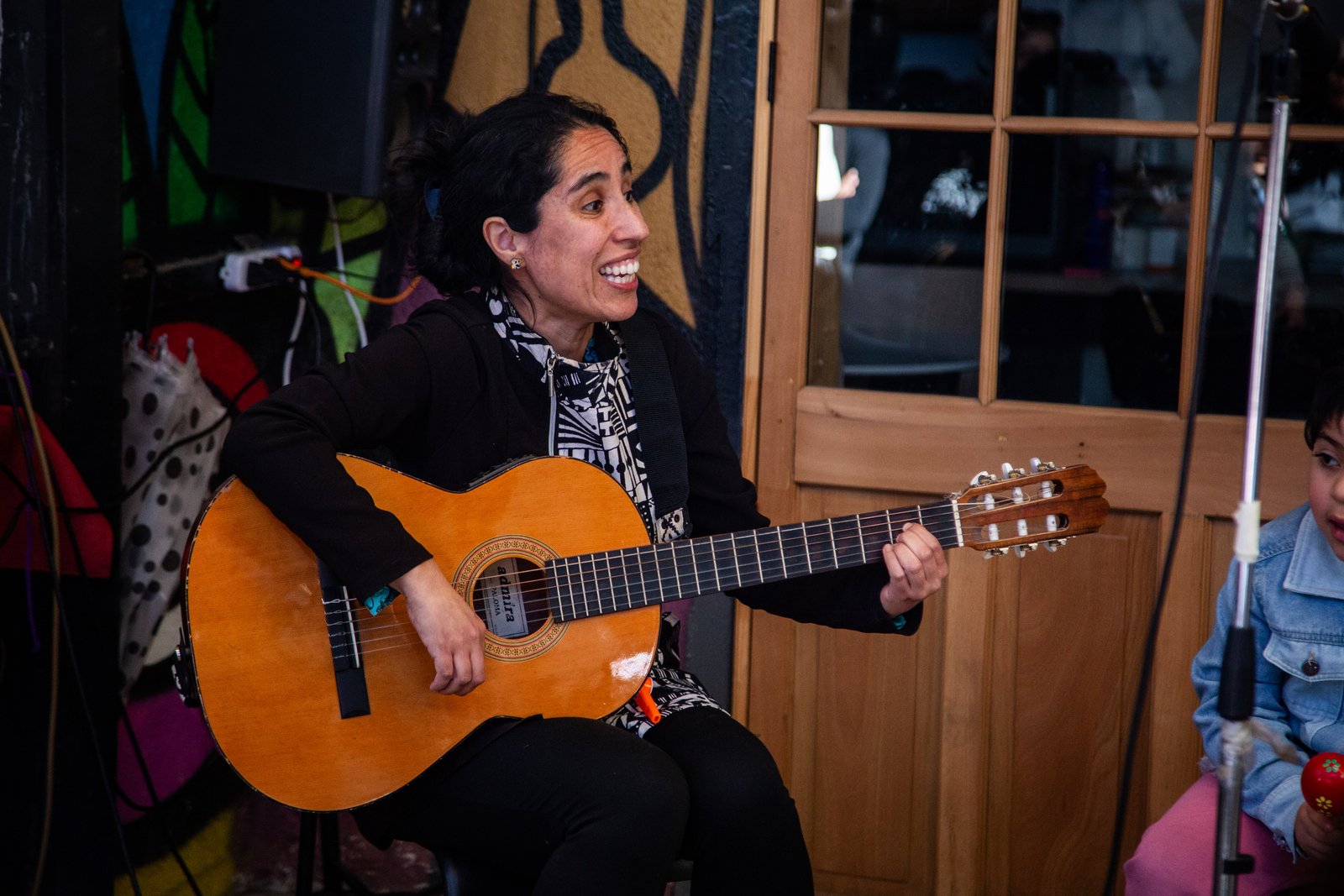 Dennisse Garrido, tallerista de Exploración Musical en Rukamalon